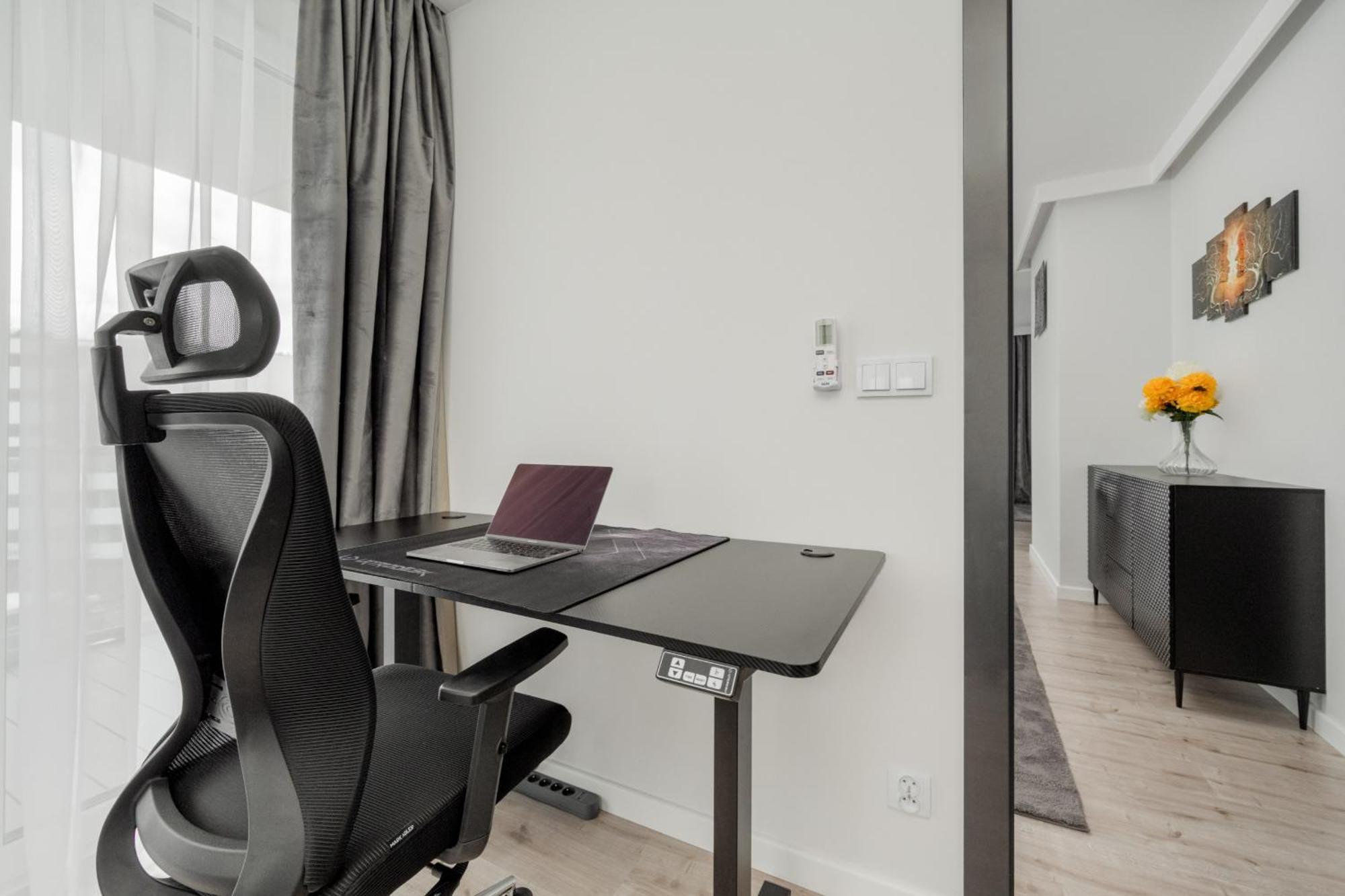 Luksusowy Apartament Z 3 Sypialniami, Klimatyzacja, Parkingiem I Biurkiem We Wroclawiu By Renters Prestige Eksteriør billede
